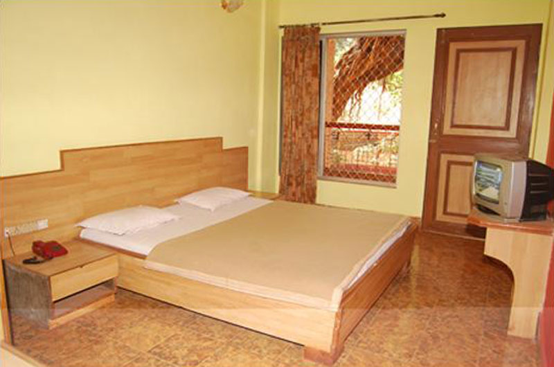 Lake View Resort Matheran - Rooms With TV
